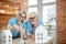 Opvarmning encyklopaedi. Foto: Shutterstock / Ross Helen